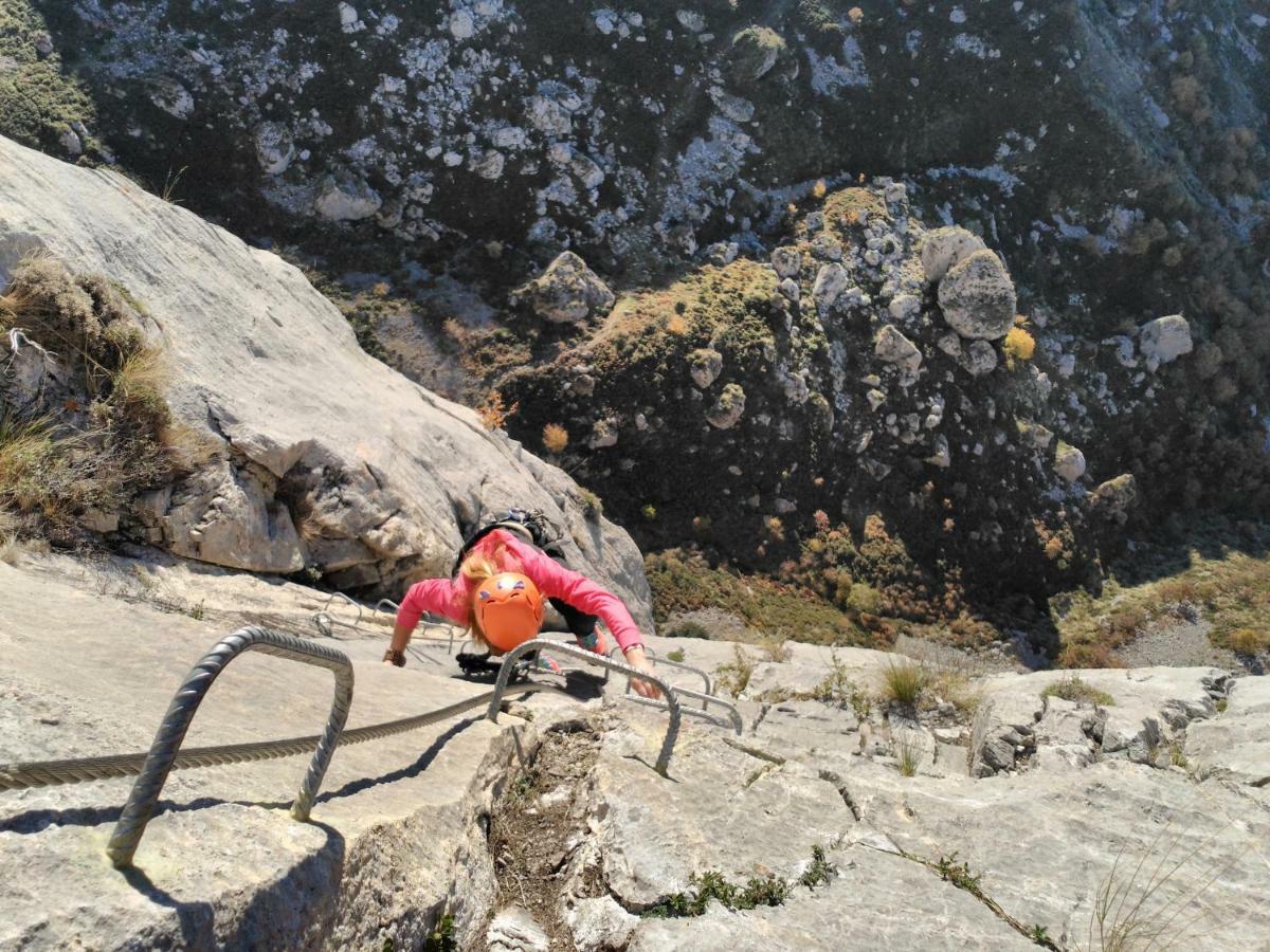 ポサダ・デ・バルデオン Refugio La Ardilla Realホステル エクステリア 写真